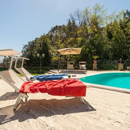 Holidays Family - Pool In Front Of Capri Neapel