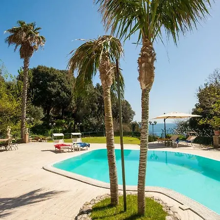 Holidays Family - Pool In Front Of Capri