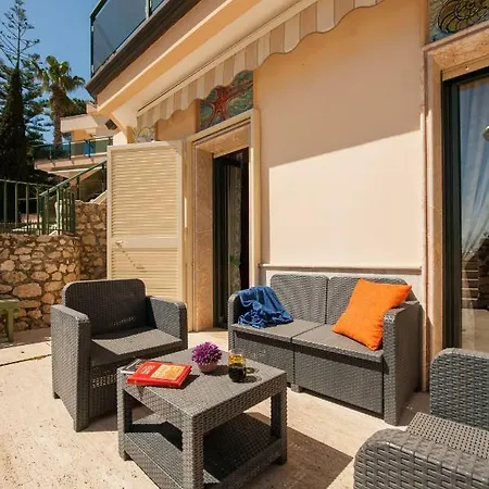 Apartment Holidays Family - Pool In Front Of Capri Neapel