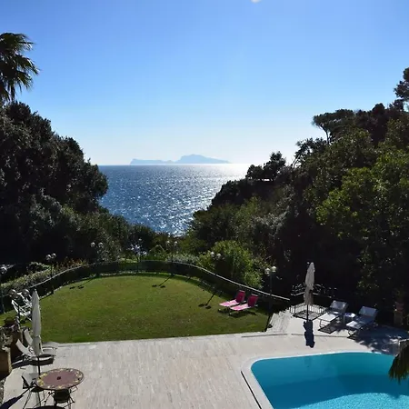 Holidays Family - Pool In Front Of Capri * Neapol